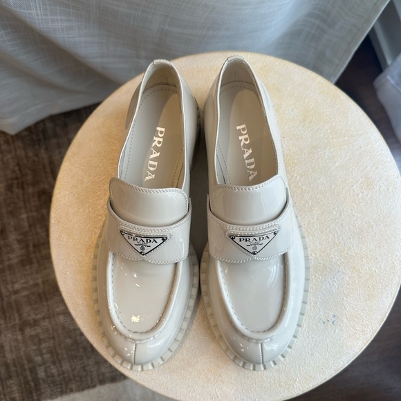 Prada Triangle Logo Patent Block Heel Slip On Loafers White Women’s EU 38 - Picture 4 of 7